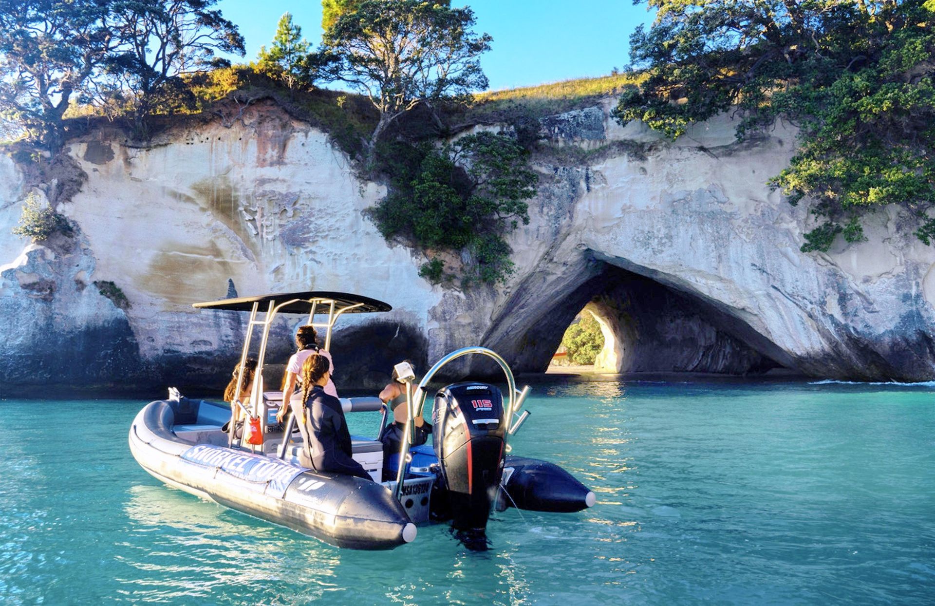 Scuba Diving & Snorkeling Boat Tours in and around Cathedral Cove, Hahei, Coromandel, New Zealand, at its best…